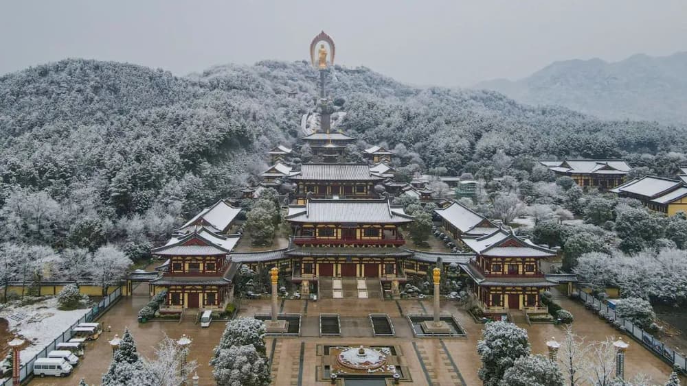 把极乐世界当真了,将来它就真的出现了