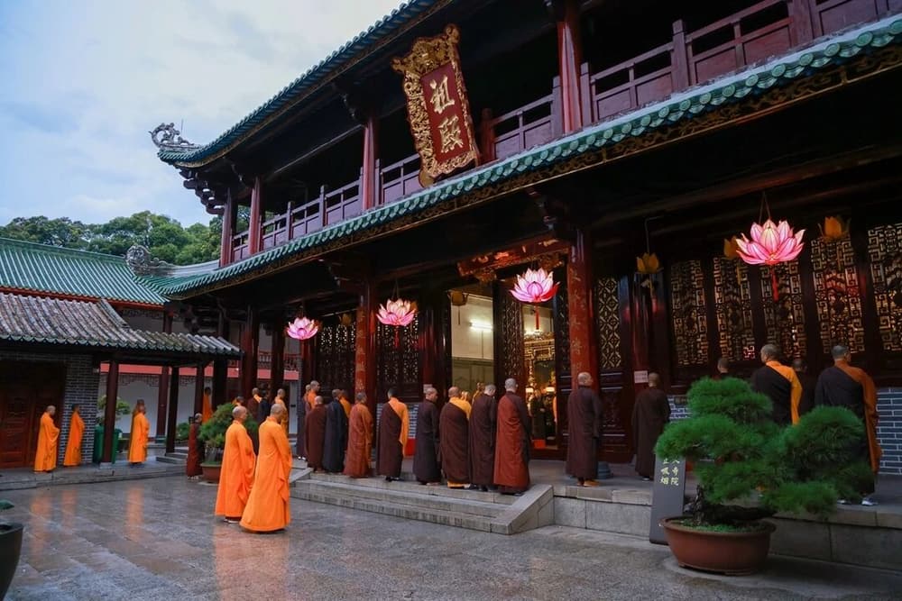 念佛一法,上至圣贤下至凡夫都能修